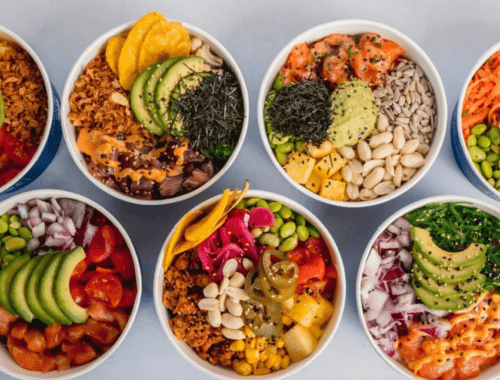 combinación healthy con rúcula y proteína fresca
